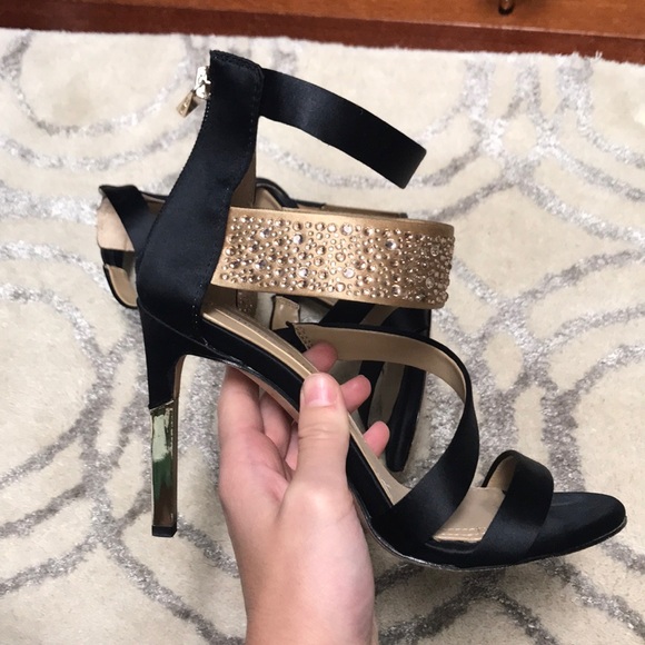 BCBG Maxazria high heels with Zip back! - Picture 2 of 6